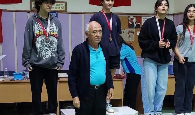 Bostanlıspor’a masa tenisinden iki madalya