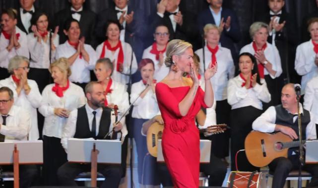 Bursa Gemlik’te TSM Korosu’ndan Cumhuriyet şarkıları