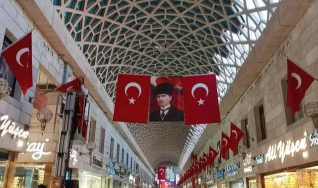 Bursa kapalı Çarşı Cumhuriyet coşkusuna hazır