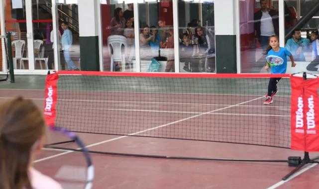 Bursa Osmangazi’de 29 Ekim Kupasını kazanan raketler belli oldu