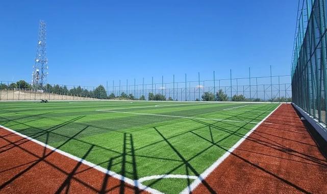 Bursa Osmangazi’den Gündoğdu’ya futbol sahası