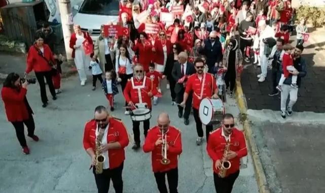 Bursa’da miniklerden Cumhuriyet yürüyüşü