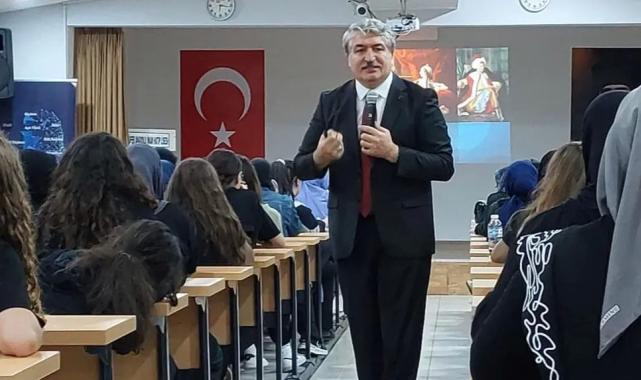 Bursa’da ödüllü bilim insanları gençlerle buluştu