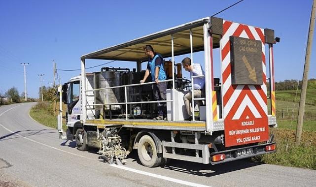 Büyükşehir’den İzmit’te 13 bin metre yol çizgisi