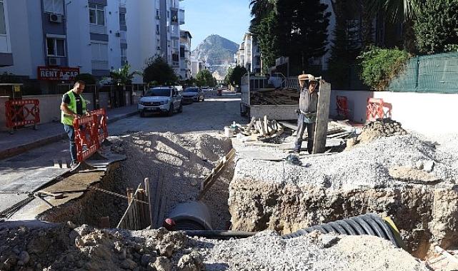 Büyükşehir’in yağmur suyu hattı çalışmaları devam ediyor