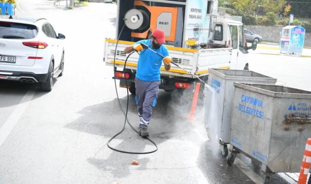 Çayırova’da çöp konteynerlerine yerinde temizlik