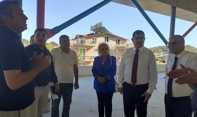 CHP Antalya Milletvekili Cavit Arı Göynük pazarını inceledi