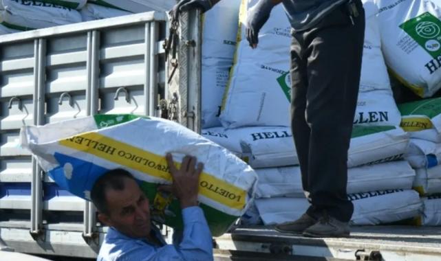 Çiftçinin yüzü gübreyle güldü