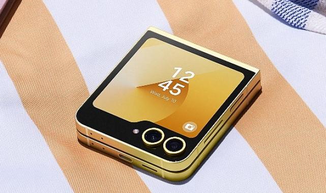 Cosmopolitan Türkiye’nin “Dünyanı Büyüt, Kapakta Kendi Hikayeni Yaz!” yarışması devam ediyor