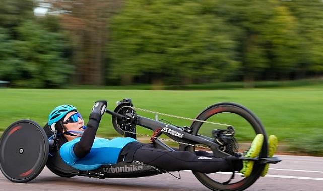 Dassault Systèmes çalışanı Kazuhiko Kanno, paralimpik bisiklette Guinness Dünya Rekoru kırdı