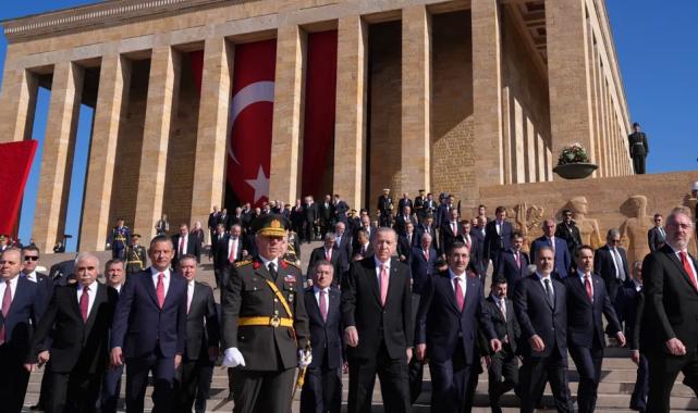Devlet erkânı Anıtkabir’de