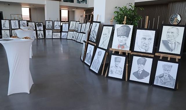 Dikili’de “Sarı Saçlı Mavi Gözlüm” konulu sergiye yoğun ilgi