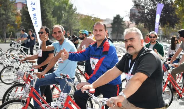 Doktorlar, Kayseri Büyükşehir ile “sağlık” için pedalladı