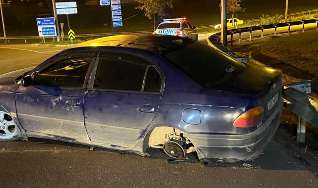 Düzce’de polise ‘dur’mayan sürücüyü kaza durdurdu!