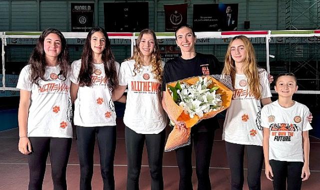 Eczacıbaşı Dynavit’den, Pasörün Hikayesi: Naz Aydemir Akyol ile Geleceğe Paslar Videosu Yayınlandı