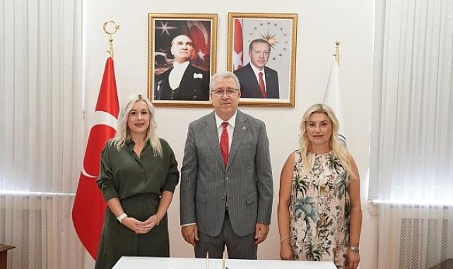 Egeli akademisyenden Melisa bitkisini ilaç sektörüne kazandıracak proje