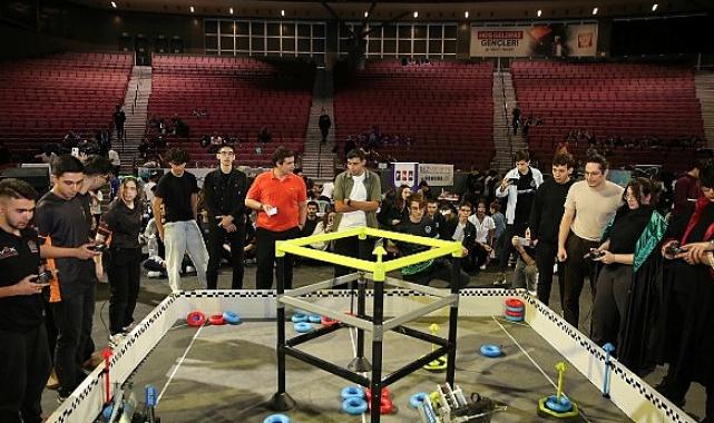 Geleceği Kodlayan Gençler Küçükçekmece’de ‘VEX Robotics Turnuvası’nda Buluştu
