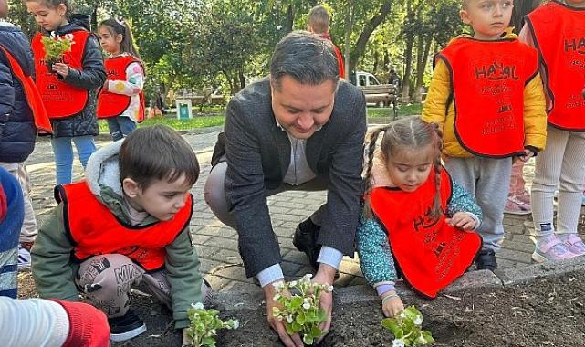 Gençlik Parkı miniklerle “çiçek” gibi oldu