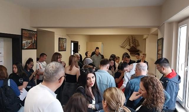 Gölcük Belediye Konservatuarı, 2024-2025 eğitim ve öğretim yılı için yetenek sınavında 75 öğrenci yeteneklerini sergiledi.