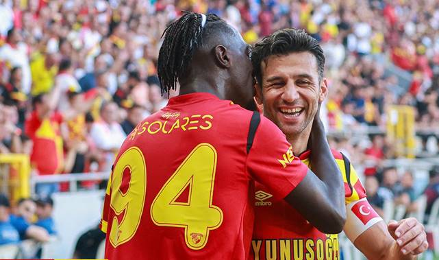 Göztepe 3-2 Sivasspor (Maç Sonucu) Göztepe uzatmada kazandı!