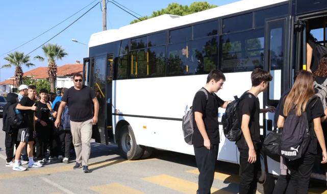 Güzelbahçe’de öğrencilere ücretsiz okul servisi