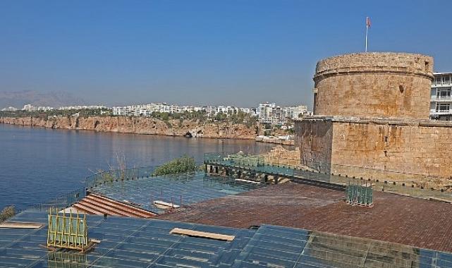 Hıdırlık Kulesi seyir terasına son rötuşlar
