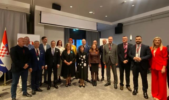 Hırvat-türk Dostluk Derneği’nden LÖSEV’e ödül