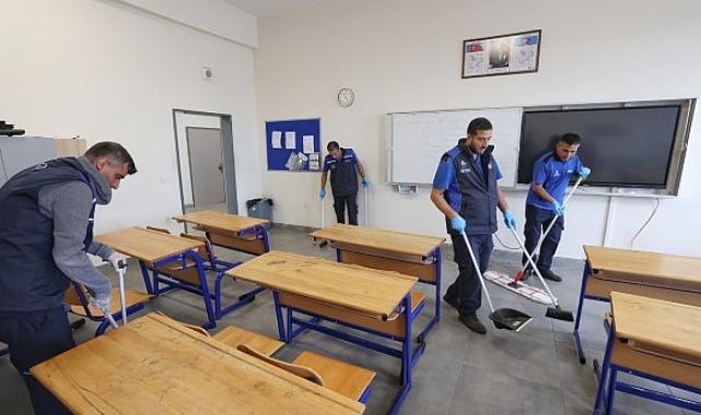 İstanbul Büyükşehir Belediyesi (İBB), öğrencilerin temiz ve sağlıklı bir ortamda eğitim görmelerine destek sağlamak amacıyla “İBB Temiz Okul Projesini başlattı