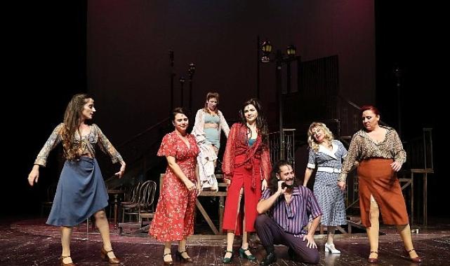 İstanbul Büyükşehir Belediyesi Şehir Tiyatroları, tiyatro sezonunun yeni haftasında 8 oyunla seyirci karşısına çıkıyor.