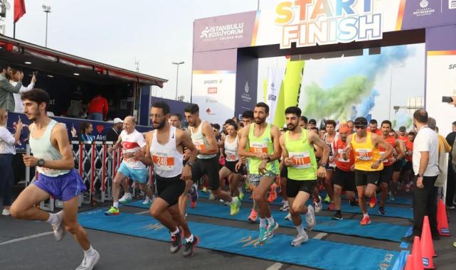 İstanbul’da rengarenk koşu