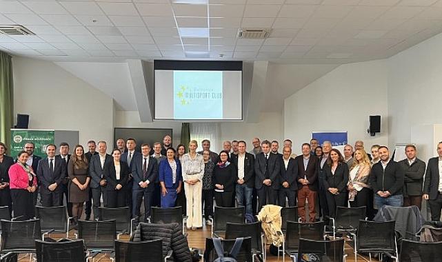 İzmir, Devler Kulübü’nün kapısını araladı