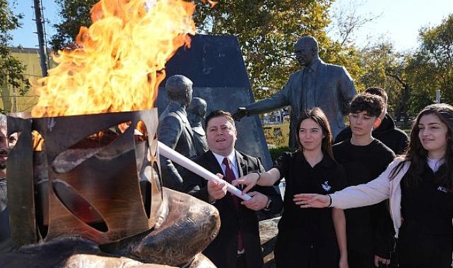 Kadıköy’de, 29 Ekim Kutlamaları Meşale Yakma Töreni ile Başladı.
