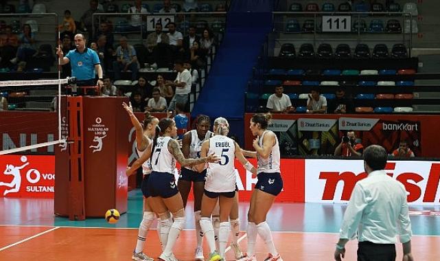 Kadın Voleybol Takımından İlk Maç İlk Galibiyet