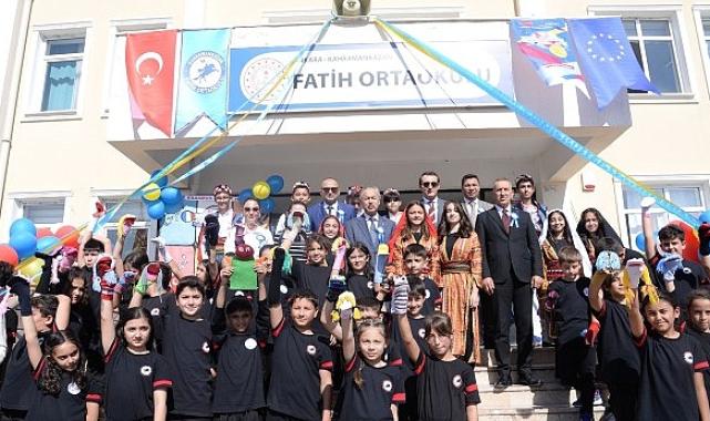 Kahramankazan Fatih Ortaokulu, ErasmusDays kapsamında renkli bir kutlama programı düzenledi.