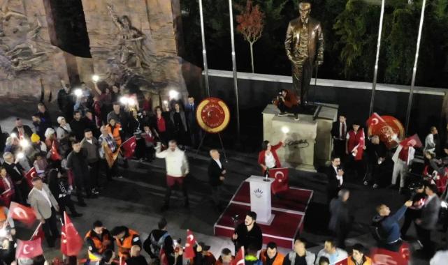 Karabağlarda coşkulu Cumhuriyet korteji