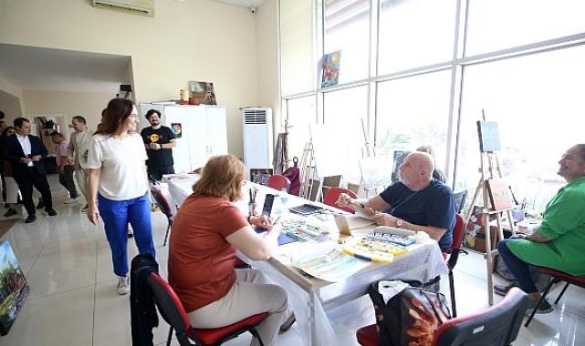 Karşıyaka Belediyesi 3. Yaş Üniversitesi’nde eğitimler devam ediyor