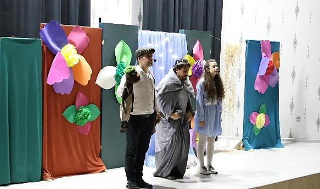 Kartepe’de Tiyatro Dolu Hafta Sonu