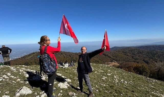 Kartepe’nin zirvesinde Cumhuriyet coşkusu