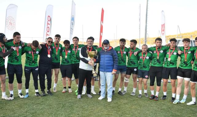 Kayseri’nin ilk ragbi Türkiye şampiyonasında Erciyes Yüksek İrtifa Kamp Merkezi tam not aldı