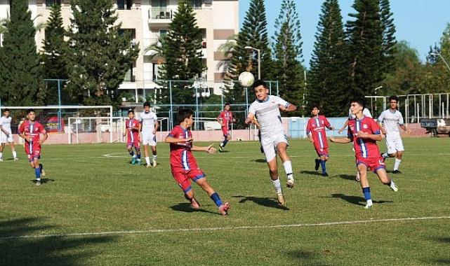 Kemer Belediye Merkez Spor evinde galip