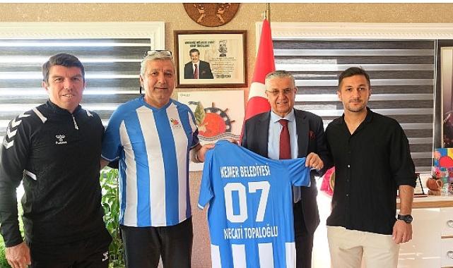 Kemer Belediye Merkez Spor’dan Başkan Topaloğlu’na ziyaret