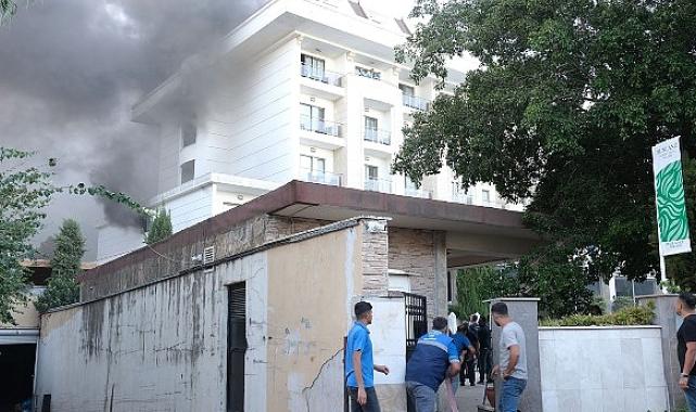 Kemer’de otel yangını