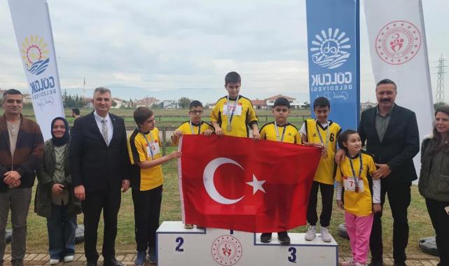 Kocaeli Gölcük’te Cumhuriyet coşkusu sporla birleşti