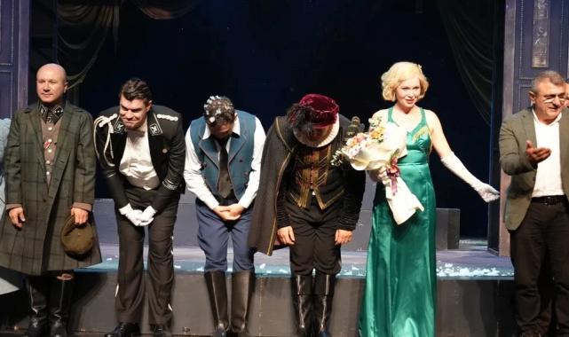 Kocaeli’de Şehir Tiyatrosu yeni sezona merhaba dedi