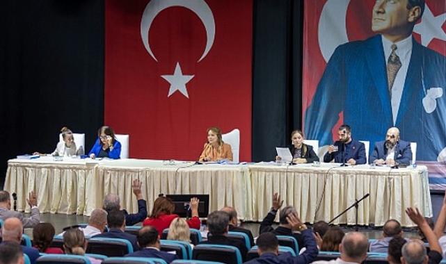 Konak Belediye Meclisi 2025 yılı mali bütçesini onayladı