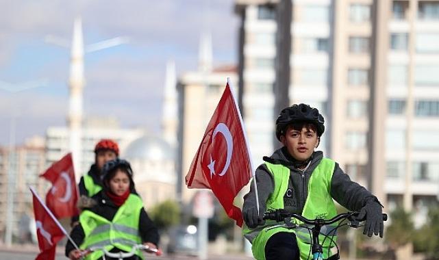 Konya Büyükşehir’in “Güvenli Okul Yolları Projesi”nde 29 Ekim Coşkusu