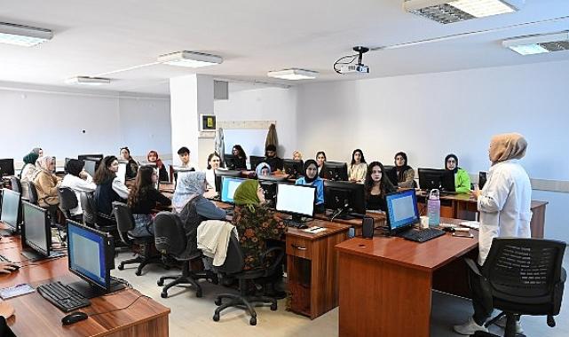 Konya’nın Eğitim Markası KOMEK Yeni Döneme 63 Bin Kursiyerle Başladı