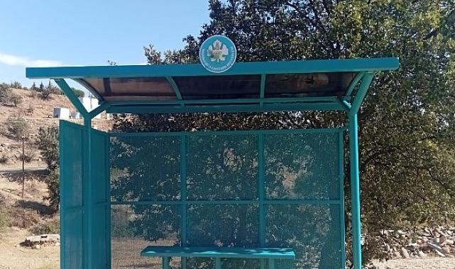 Kula’da Otobüs Duraklarının Bakımları Yapıldı