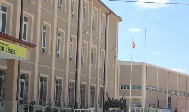 Lisede korkunç olay! Bakanlıktan açıklama geldi