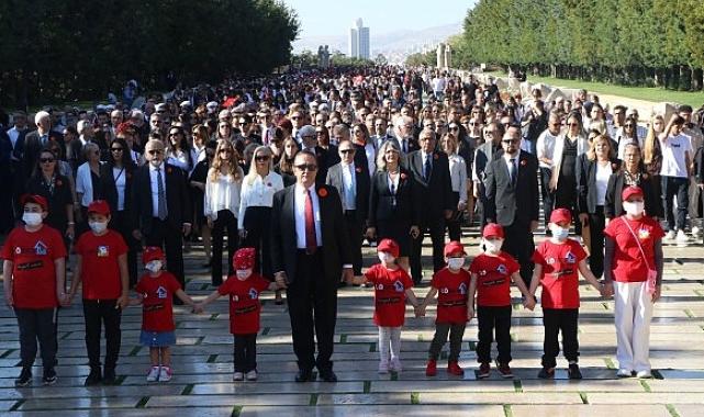 LÖSEV’den Büyük Anıtkabir Buluşması Türkiye’nin Dört Bir Yanından 40 Bin Kişi Ata’sının Huzurunda